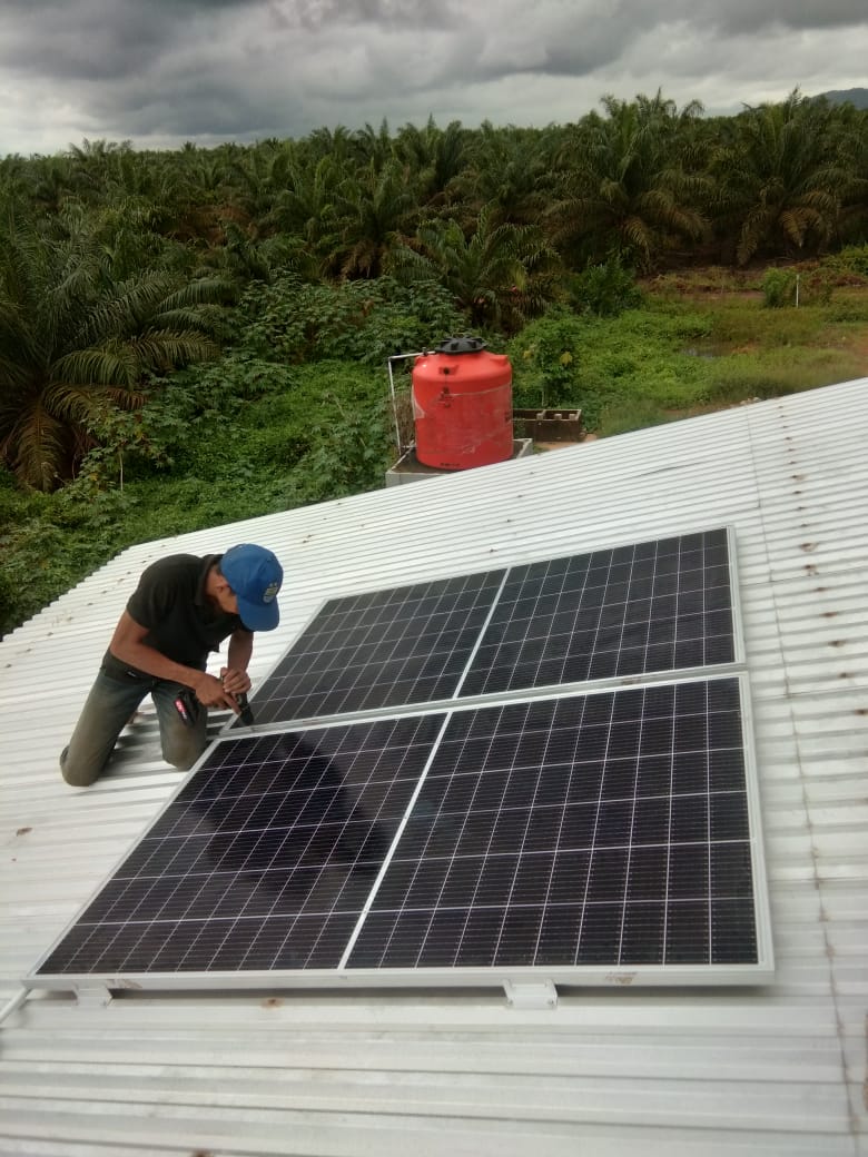 Pemasangan Panel Surya Rooftop